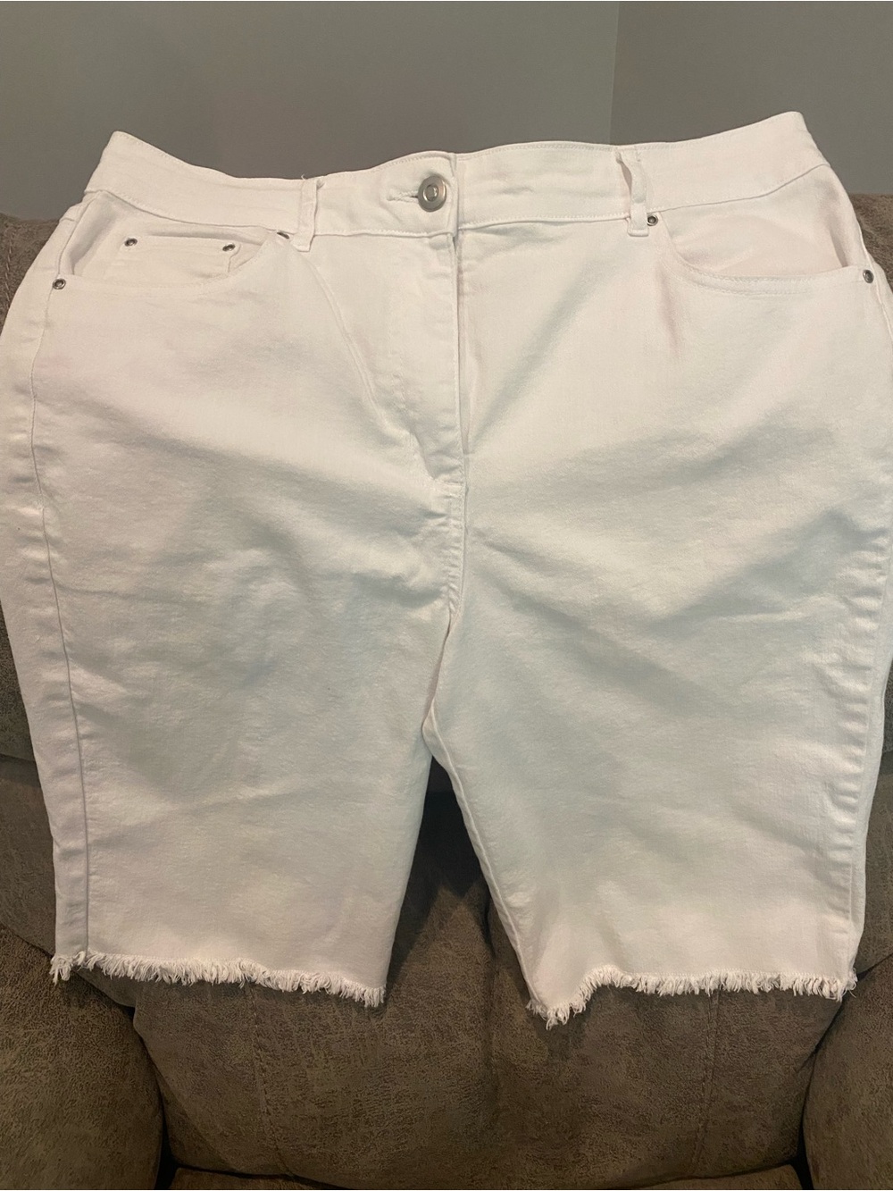 White Ruby Rd raw hem Bermudan shorts